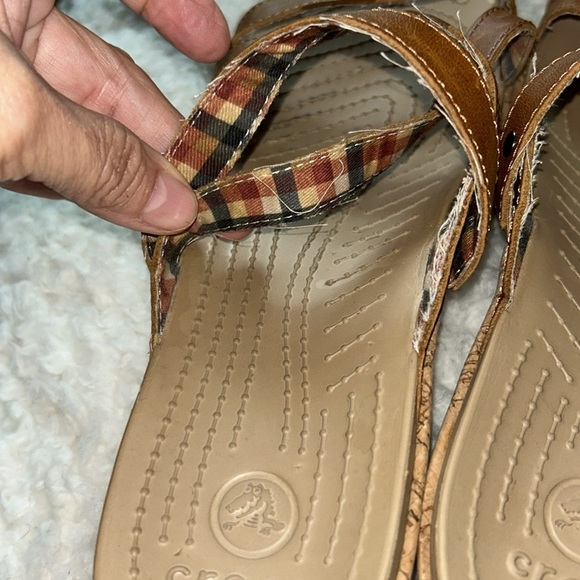 CROCS Brown Sandals with Crisscross Straps - Picture 8 of 8